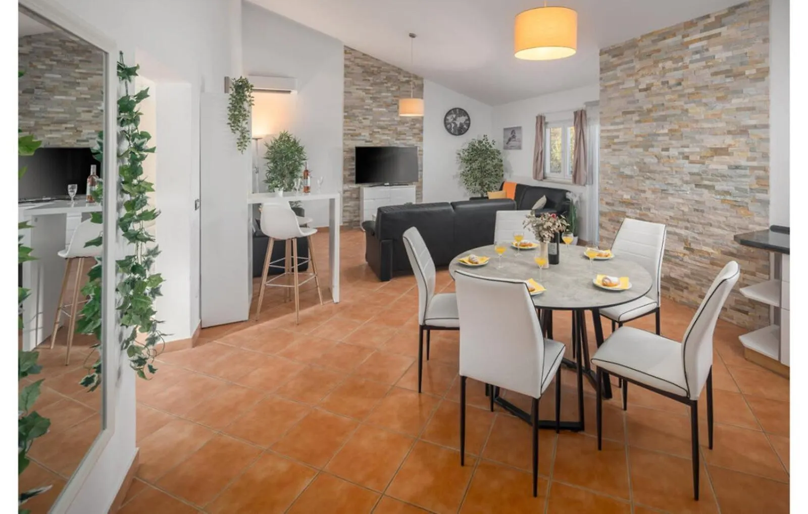 Villa Belvedere For 6 People Near Porec With Sea View And Pet Friendly Montižana